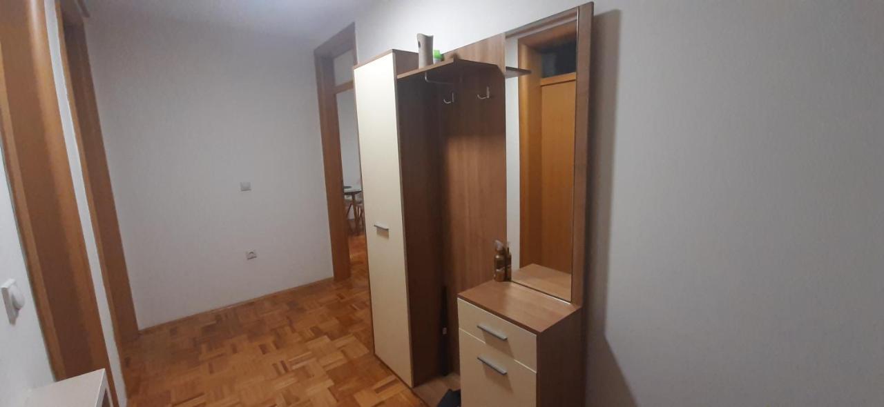 Apartman Stella Istocno Sarajevo Lukavica Exterior foto