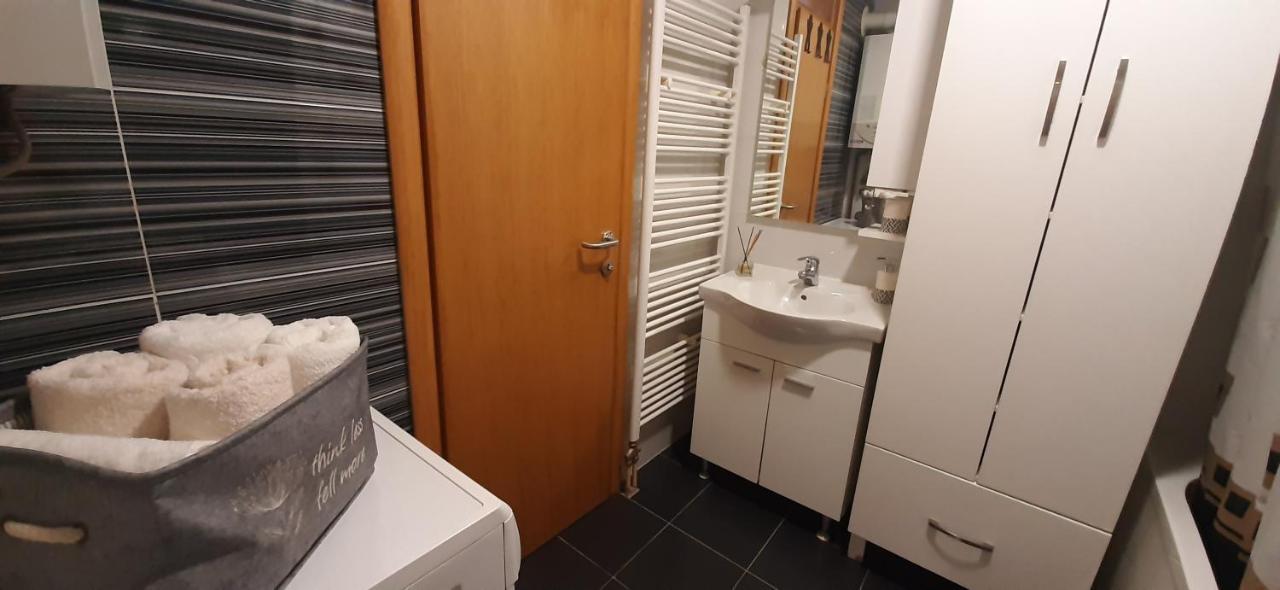 Apartman Stella Istocno Sarajevo Lukavica Exterior foto